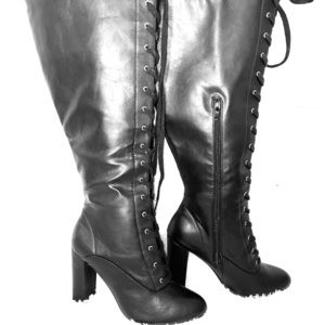 Brand new black boots